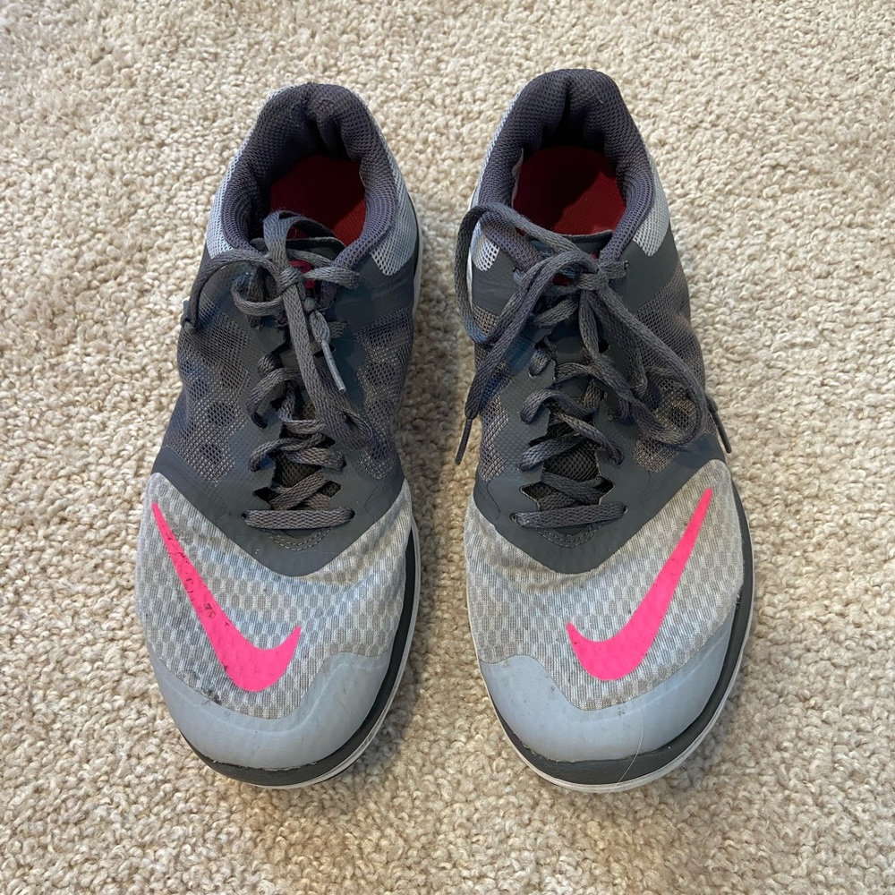 Nike Tennis Shoes